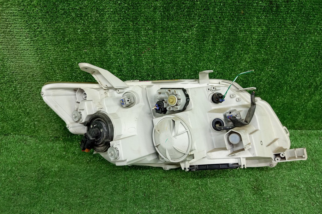 Фара левая передняя TOYOTA AXIO, COROLLA FIELDER, COROLLA  AXIO, FIELDER NZE141, NZE144, ZRE142, ZRE144, ZRE144G, ZRE142G, NZE144G, NZE141G 3 ракурс