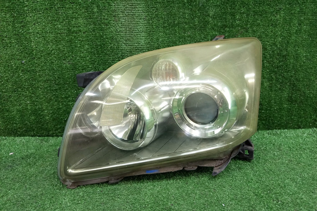 Фара левая передняя TOYOTA AVENSIS ZZT251, AZT250, AZT255, AZT251 1 ракурс