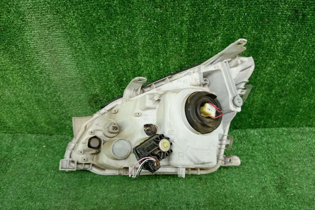 Фара правая передняя TOYOTA PREMIO ZZT240, NZT240, AZT240, ZZT245 3 ракурс