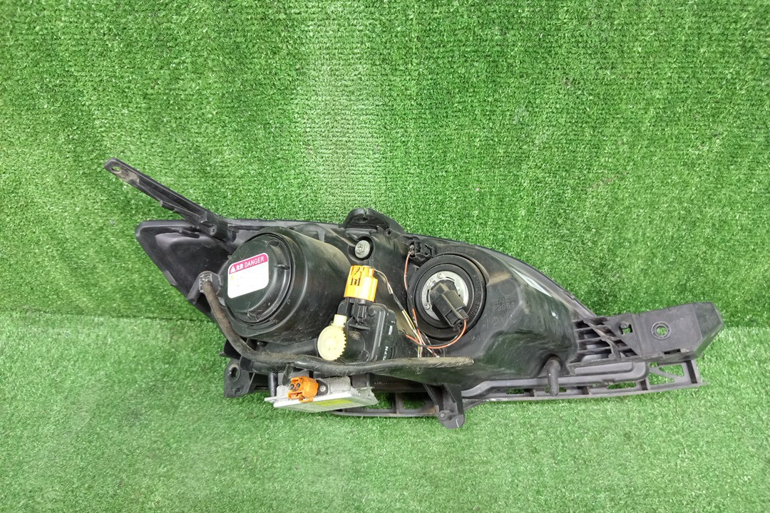 Фара левая передняя MAZDA AXELA, MAZDA 3, 3 BK5P, BK3P, BKEP, BK WAGON 3 ракурс