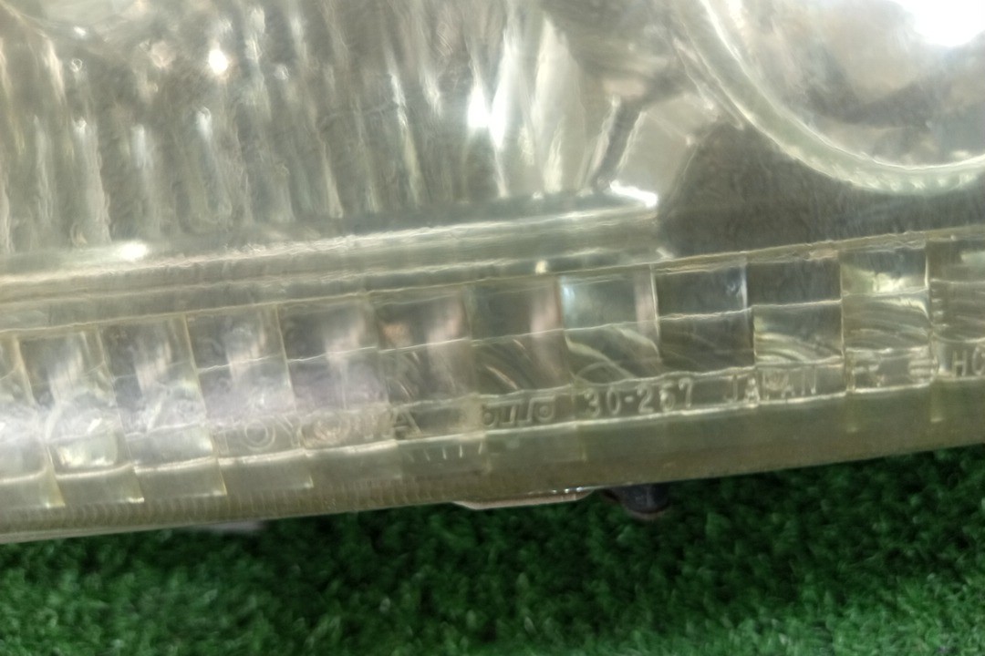 Фара правая передняя TOYOTA CROWN JZS151, JZS155, GS151, LS151, JZS157, JZS153 3 ракурс
