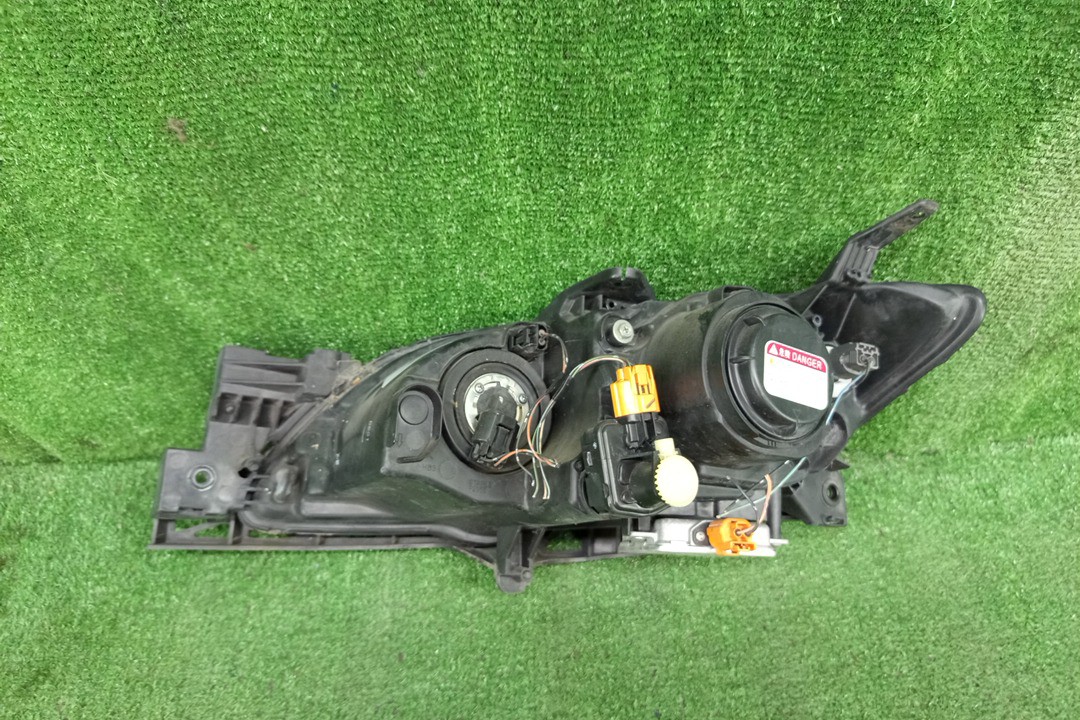 Фара правая передняя MAZDA AXELA, MAZDA 3, 3 BK5P, BK3P, BKEP, BK SEDAN 3 ракурс
