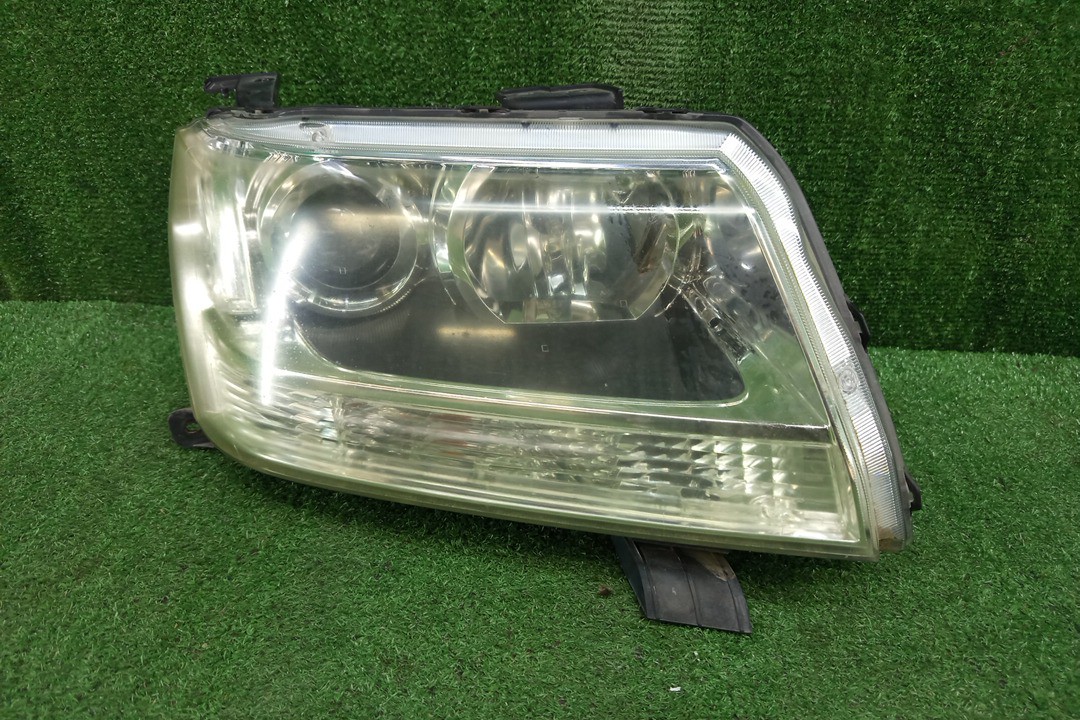 Фара правая передняя SUZUKI ESCUDO, GRAND VITARA TDB4W, TD94W, TD54W, TDA4W, TDB4, TE94, TD54, JT 1 ракурс