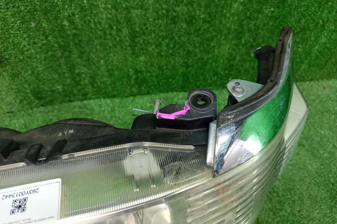 Фара левая передняя NISSAN ELGRAND ATE50, AVE50, ATWE50, ALWE50, APWE50, AVWE50, APE50, ALE50 3 ракурс Фара левая передняя NISSAN ELGRAND ATE50, AVE50, ATWE50, ALWE50, APWE50, AVWE50, APE50, ALE50 3 ракурс