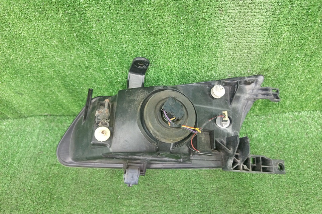 Фара правая передняя NISSAN BLUEBIRD SYLPHY G10, QG10, FG10, TG10, QNG10 2 ракурс
