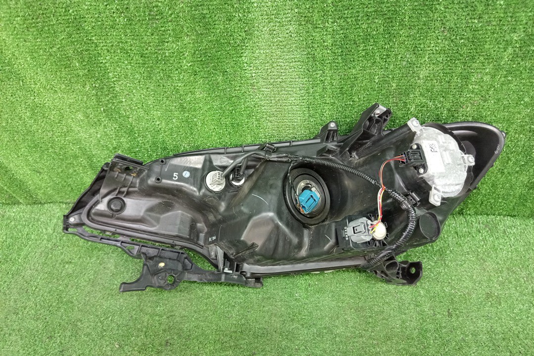 Фара правая передняя HONDA FIT GK5 3 ракурс