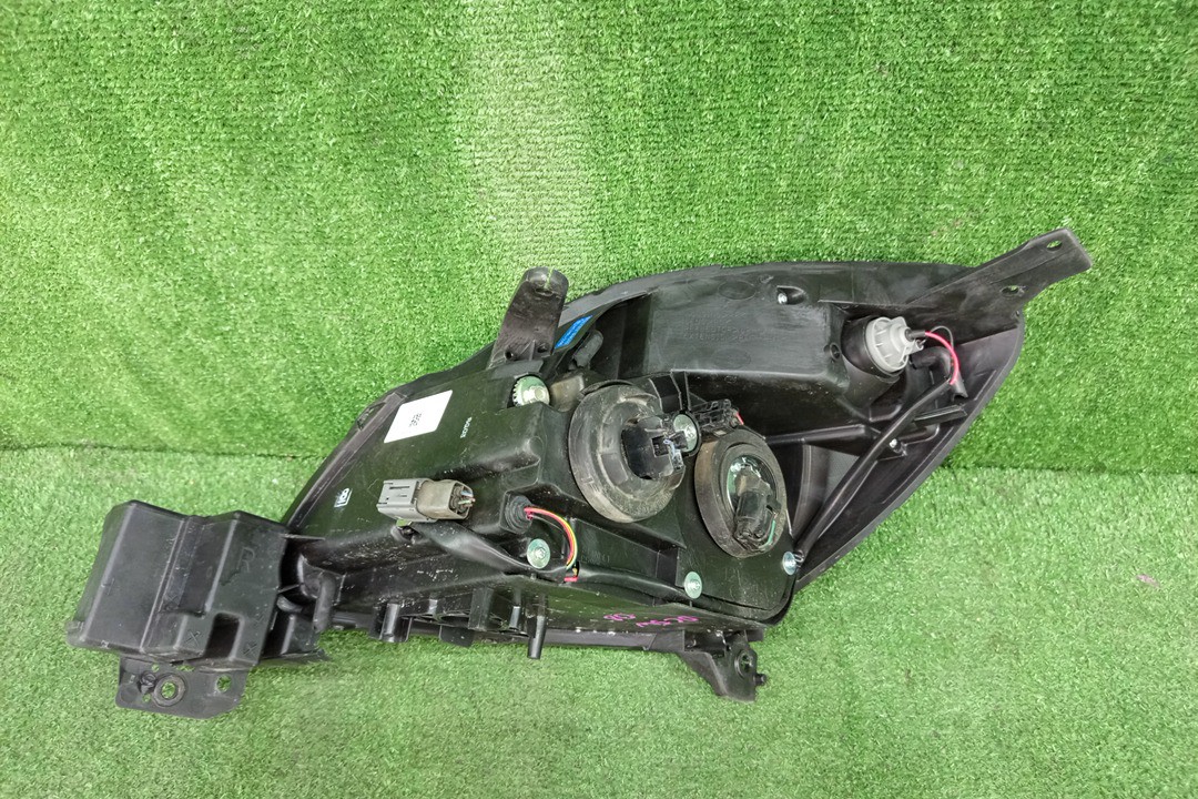 Фара правая передняя MAZDA VERISA DC5W 3 ракурс