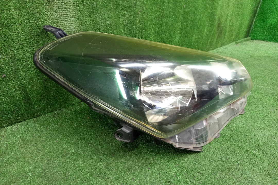 Фара правая передняя TOYOTA VITZ, YARIS KSP130, NSP130, NSP135, NCP131 2 ракурс