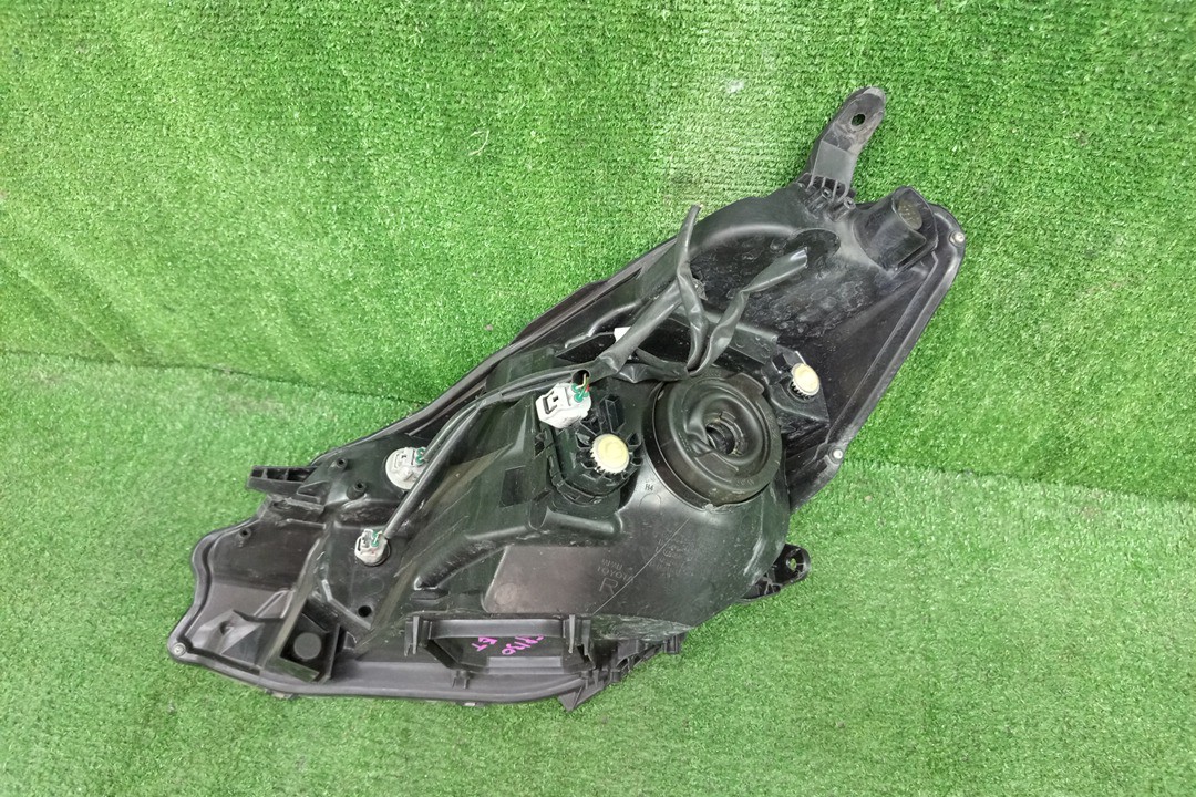 Фара правая передняя TOYOTA VITZ, YARIS KSP130, NSP130, NSP135, NCP131 3 ракурс