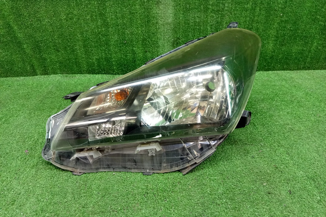 Фара левая передняя TOYOTA VITZ, YARIS KSP130, NSP130, NSP135, NCP131 1 ракурс