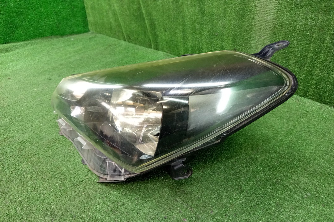 Фара левая передняя TOYOTA VITZ, YARIS KSP130, NSP130, NSP135, NCP131 2 ракурс