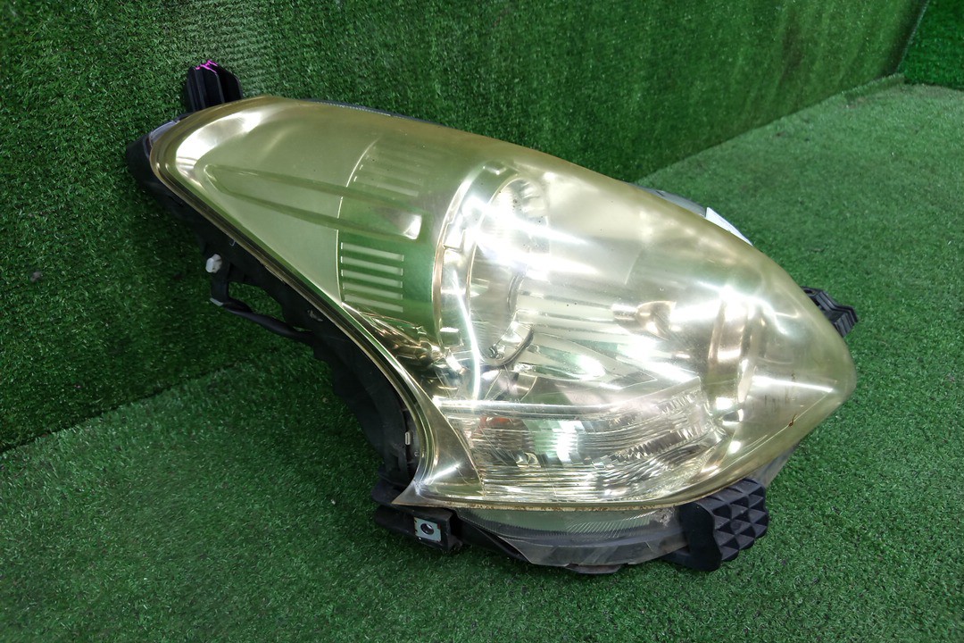 Фара правая передняя TOYOTA RACTIS NCP100, NCP105, SCP100 2 ракурс