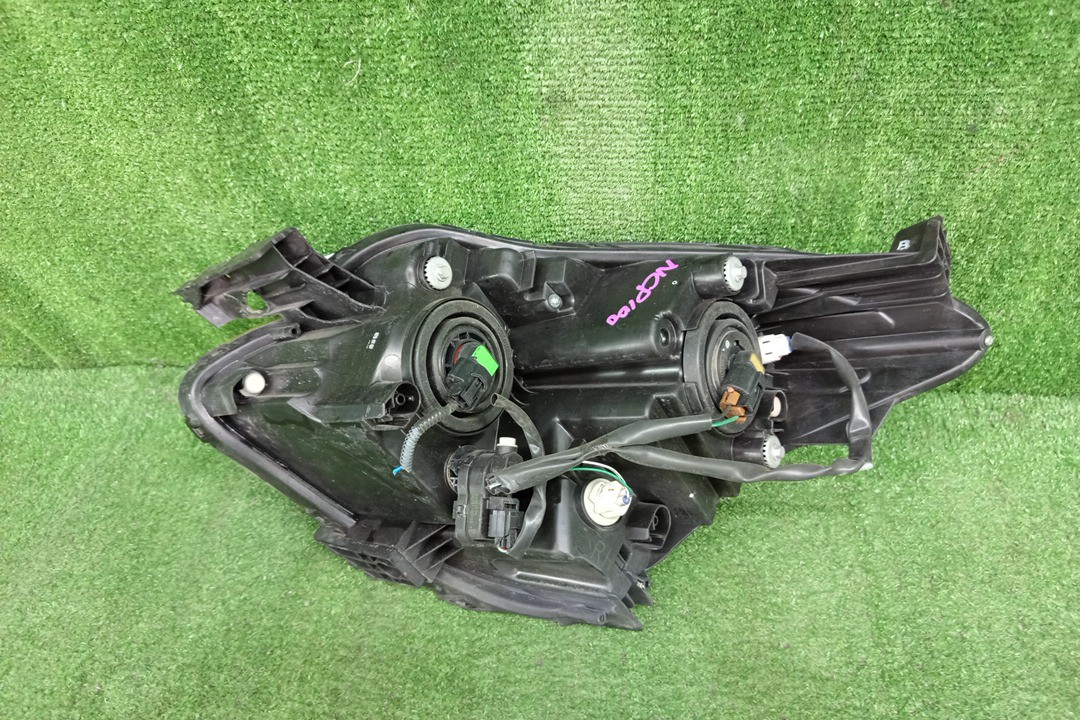 Фара правая передняя TOYOTA RACTIS NCP100, NCP105, SCP100 4 ракурс
