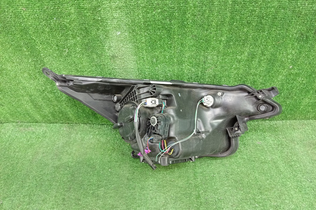 Фара левая передняя TOYOTA RACTIS NCP120, NCP122, NCP125, NSP120, NSP122 4 ракурс