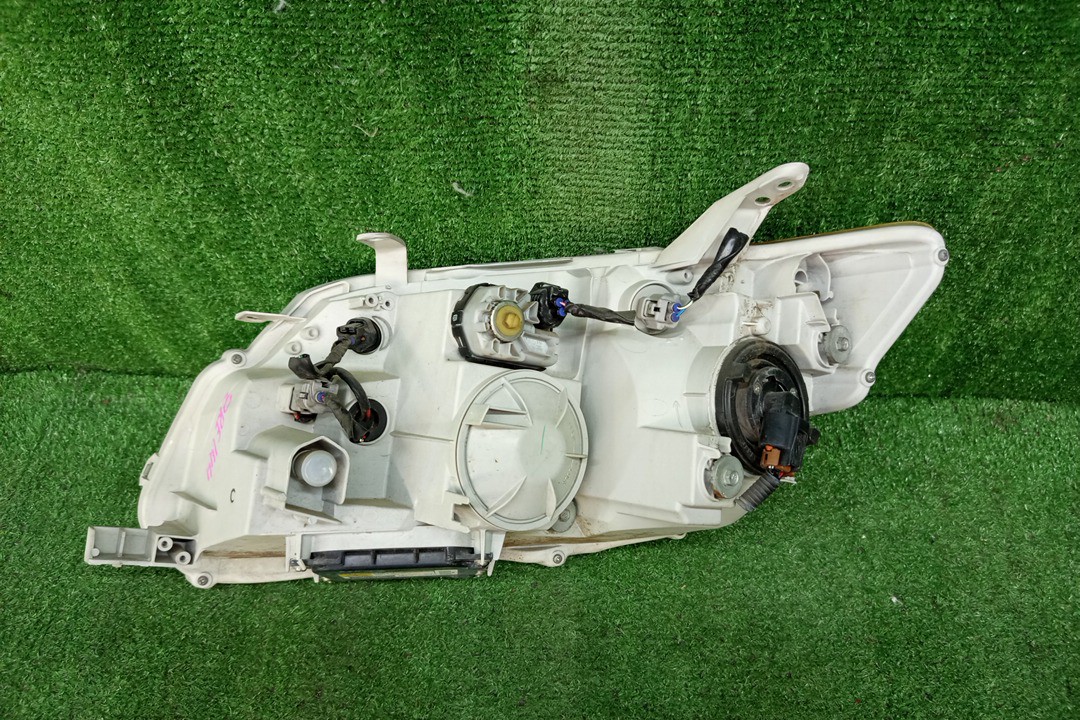 Фара правая передняя TOYOTA AXIO, COROLLA FIELDER, COROLLA  AXIO, FIELDER NZE141, NZE144, ZRE142, ZRE144, ZRE144G, ZRE142G, NZE144G, NZE141G 3 ракурс