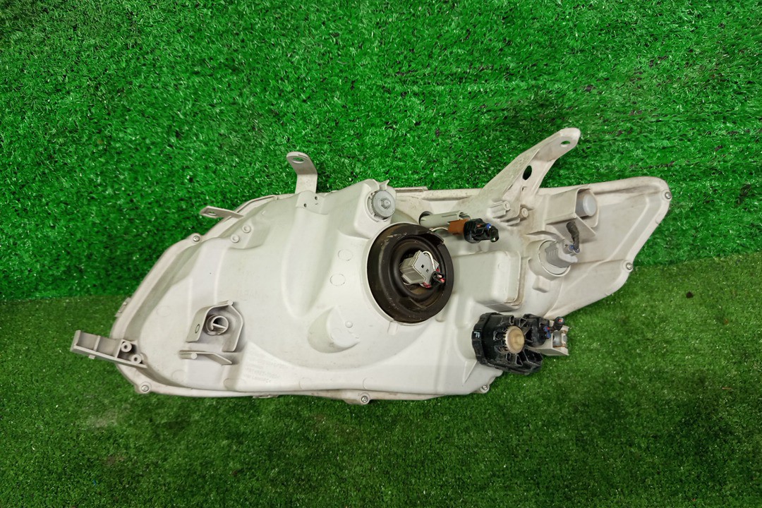 Фара правая передняя TOYOTA AXIO, COROLLA FIELDER, COROLLA  AXIO, FIELDER NZE141, NZE144, ZRE142, ZRE144, ZRE144G, ZRE142G, NZE144G, NZE141G 3 ракурс