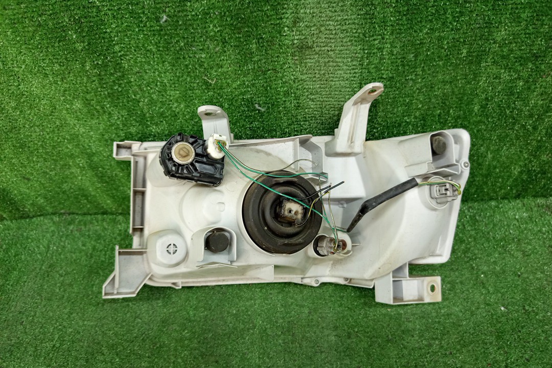 Фара правая передняя TOYOTA SUCCEED NCP51V, NCP58G, NCP55V, NCP50V, NCP59G, NLP51 3 ракурс Фара правая передняя TOYOTA SUCCEED NCP51V, NCP58G, NCP55V, NCP50V, NCP59G, NLP51 3 ракурс