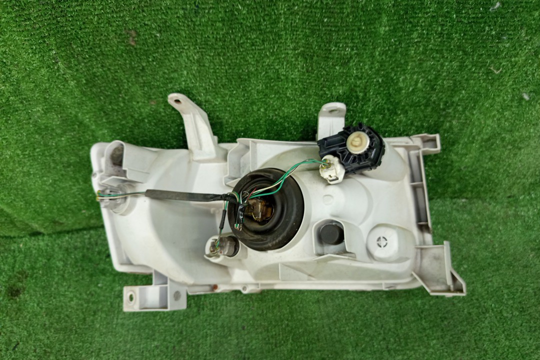 Фара левая передняя TOYOTA SUCCEED NCP51V, NCP58G, NCP55V, NCP50V, NCP59G, NLP51 3 ракурс Фара левая передняя TOYOTA SUCCEED NCP51V, NCP58G, NCP55V, NCP50V, NCP59G, NLP51 3 ракурс