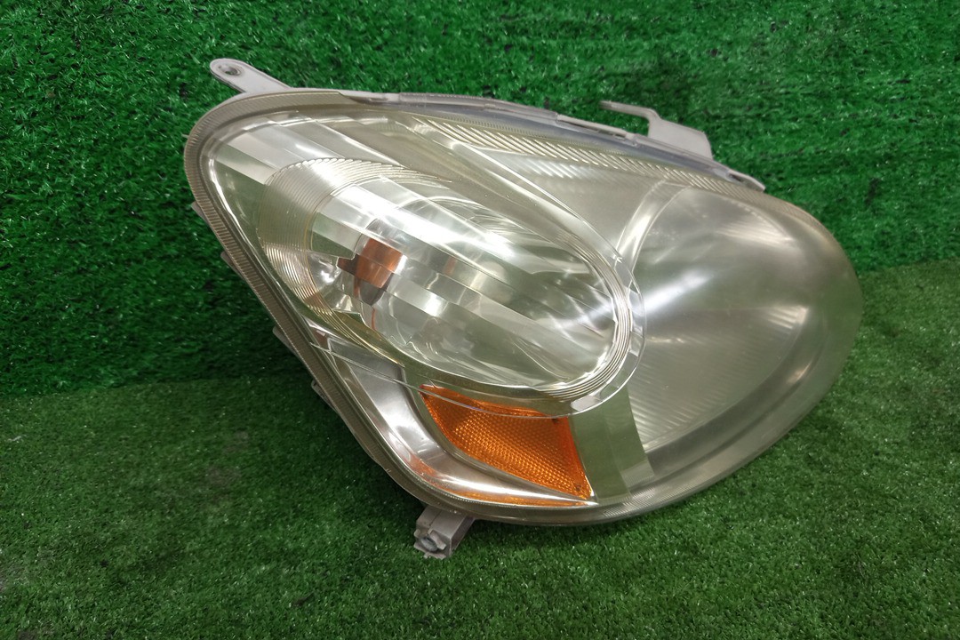 Фара правая передняя TOYOTA PLATZ NCP12, SCP11, NCP16 2 ракурс