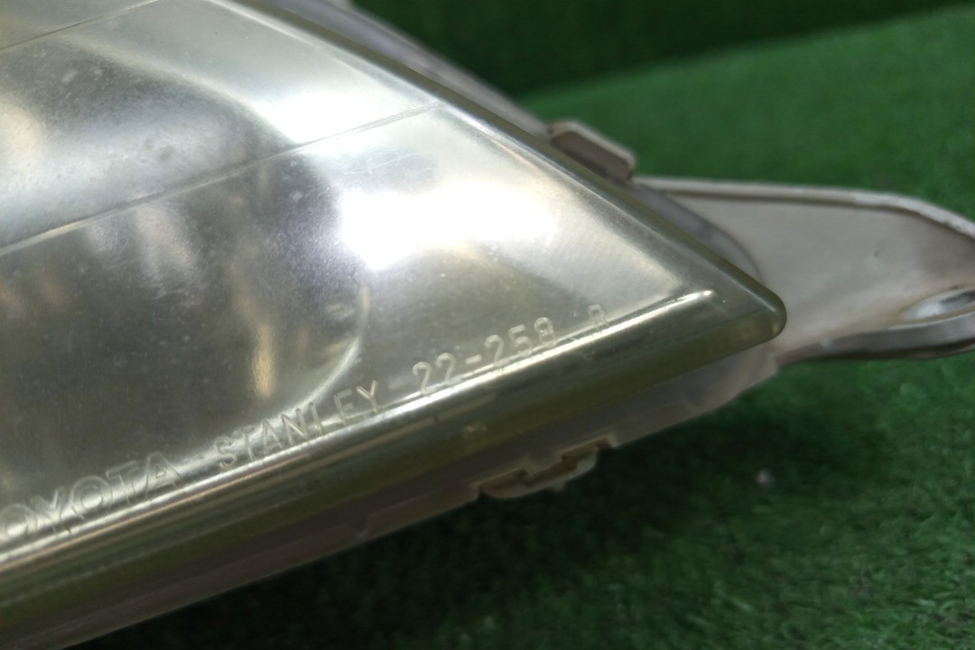 Фара правая передняя TOYOTA CRESTA GX100, JZX100, JZX101, LX100, GX105, JZX105, SX100 3 ракурс