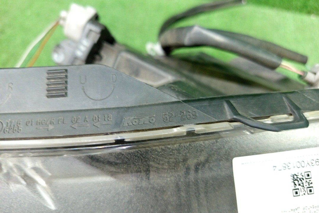 Фара правая передняя TOYOTA VITZ, YARIS KSP130, NSP130, NSP135, NCP131 5 ракурс