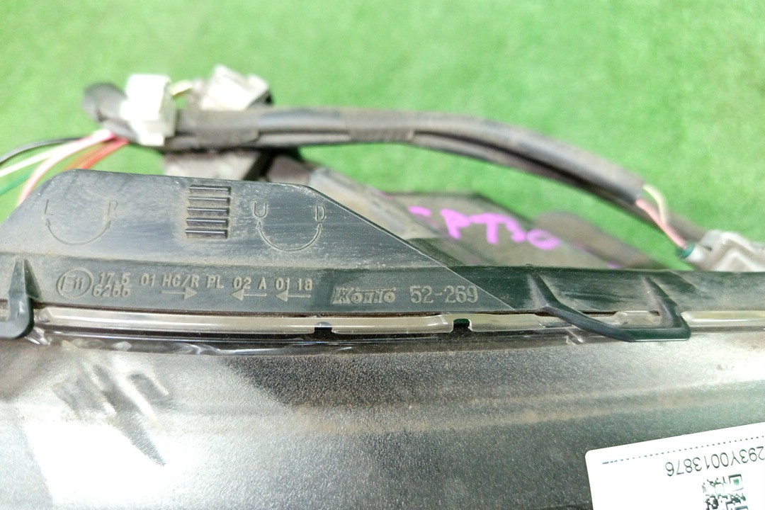 Фара правая передняя TOYOTA VITZ, YARIS KSP130, NSP130, NSP135, NCP131 4 ракурс