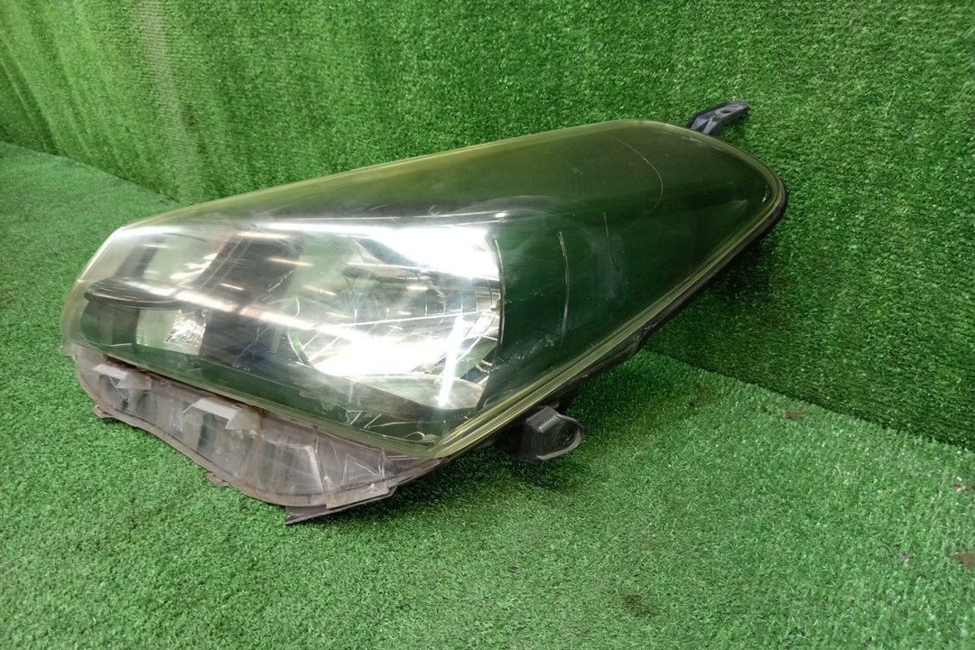 Фара левая передняя TOYOTA VITZ, YARIS KSP130, NSP130, NSP135, NCP131 2 ракурс