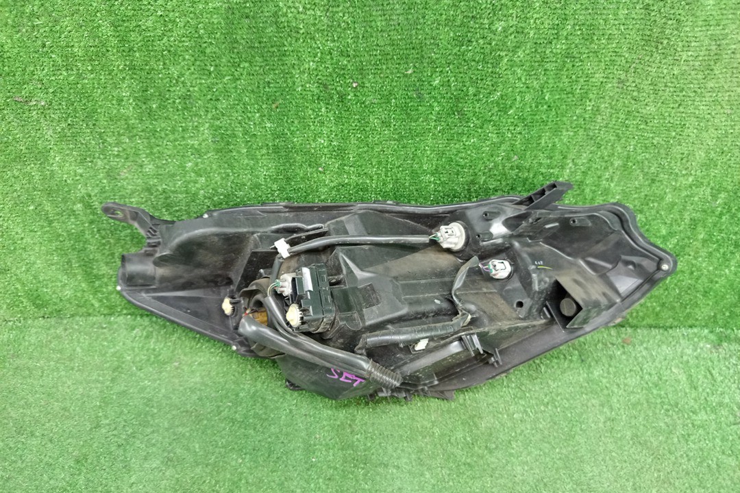 Фара левая передняя TOYOTA VITZ, YARIS KSP130, NSP130, NSP135, NCP131 3 ракурс
