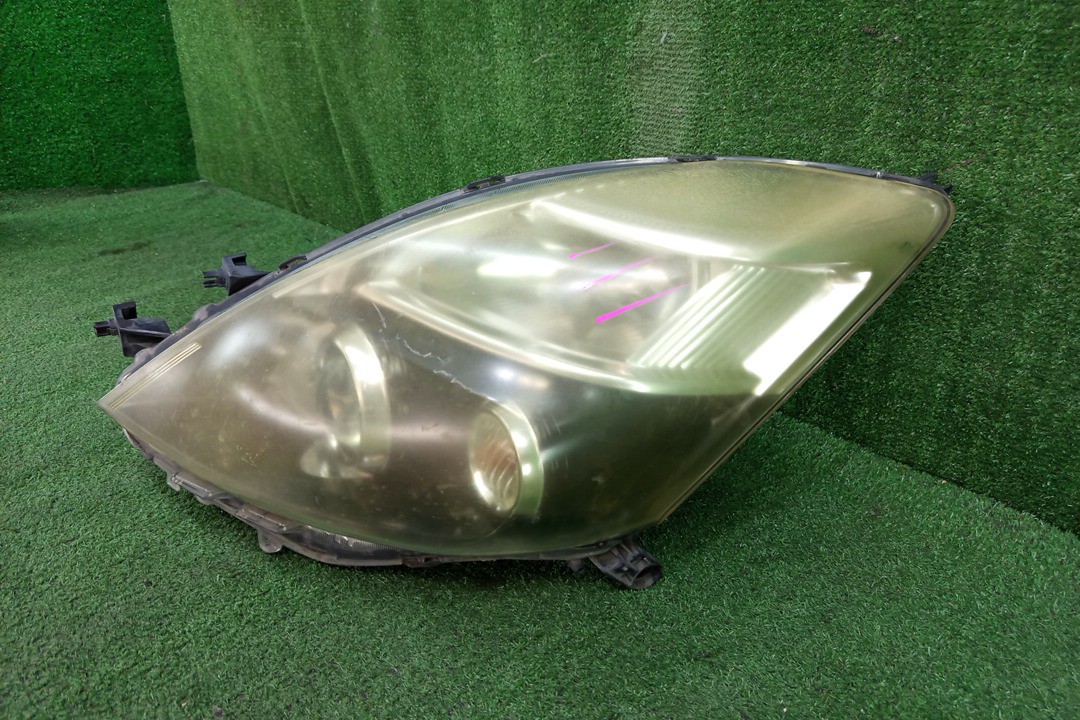 Фара левая передняя TOYOTA ISIS ZNM10, ZNM10W, ANM10, ANM10W, ANM15, ANM15W, ZGM10, ZGM10W, ZGM11, ZGM11W, ZGM15, ZGM15W, ANM10G, ZGM10G, ANM15G, ZNM10G, ZGM11G, ZGM15G 2 ракурс