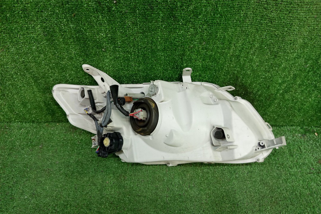 Фара левая передняя TOYOTA AXIO, COROLLA FIELDER, COROLLA  AXIO, FIELDER NZE141, NZE144, ZRE142, ZRE144, ZRE144G, ZRE142G, NZE144G, NZE141G 3 ракурс