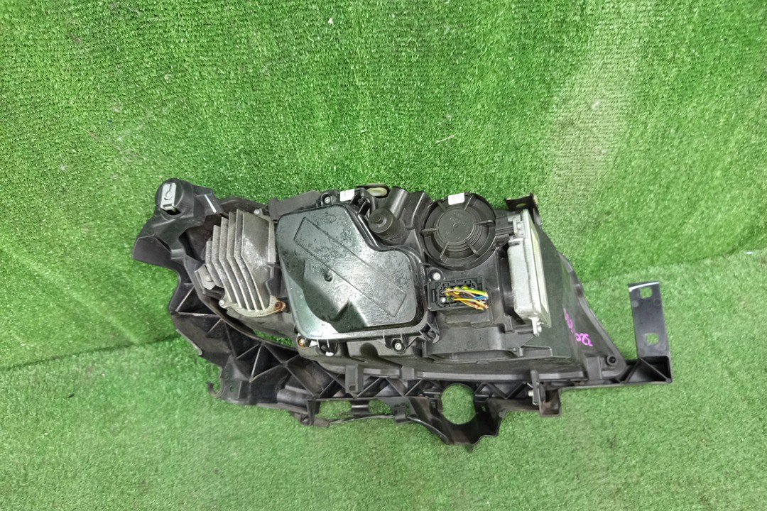 Фара левая передняя BMW 3-Series, 335xi, 320i, 318i, 325xi, 325i E90, E91 3 ракурс
