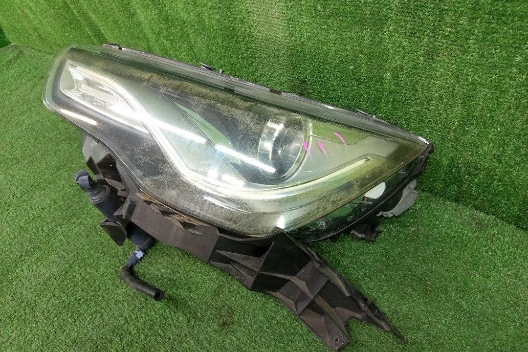 Фара левая передняя AUDI A1 8X1 2 ракурс