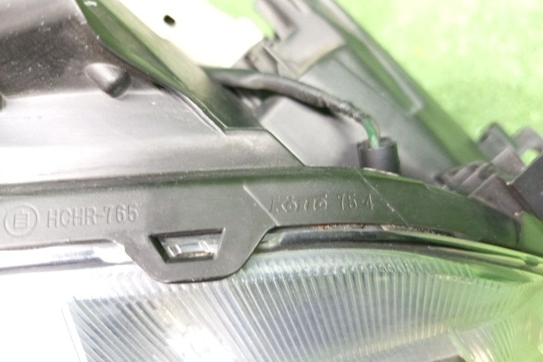 Фара правая передняя TOYOTA SAI AZK10 5 ракурс