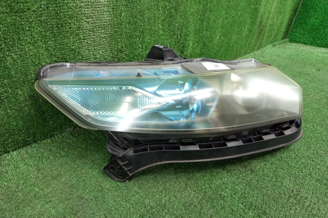 Фара правая передняя HONDA INSIGHT ZE3, ZE2 2 ракурс