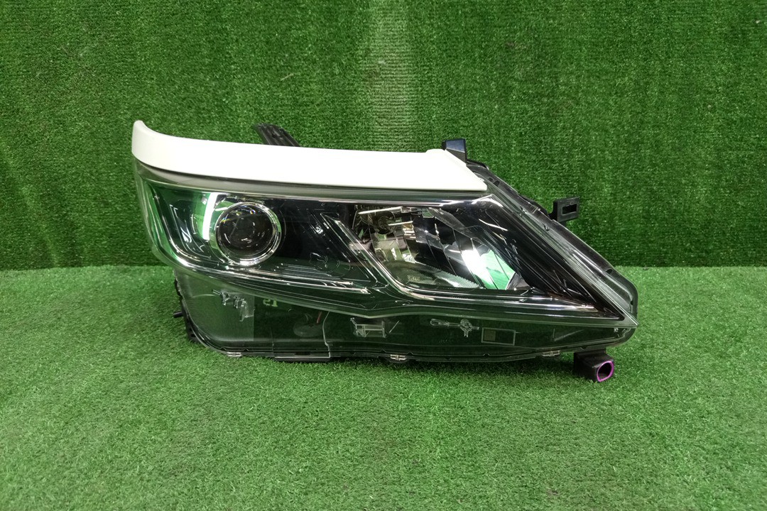 Фара правая передняя NISSAN SERENA C27 1 ракурс
