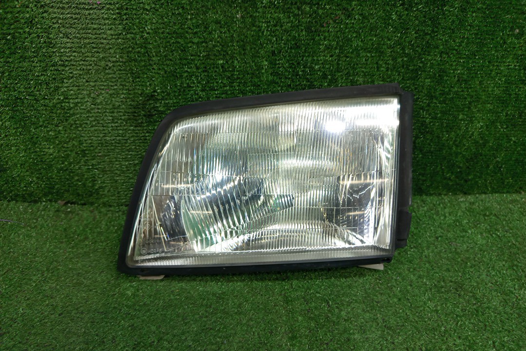 Фара левая передняя MAZDA DELICA, BONGO, VANETTE SKF2LM, SK82TM, SK22L, SK82M, SK82V, SK82T, SK22M, SK22V, SKF2V, SK82VN, SKF2TN, SK82TN, SK22TN 1 ракурс
