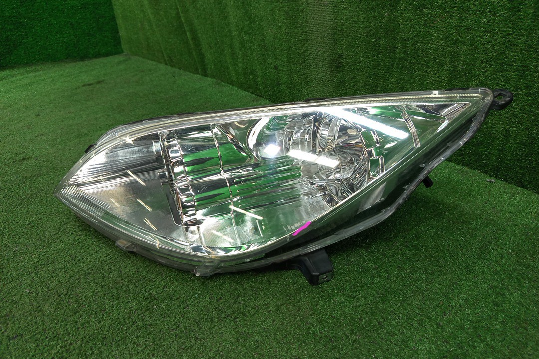 Фара левая передняя MITSUBISHI COLT PLUS, COLT Z27W, Z22W, Z25W, Z23W, Z24W, Z27WG, Z24A, Z23A, Z21A, Z25A, Z26A, Z27A, Z28A, Z22A 2 ракурс
