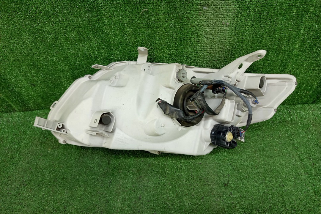 Фара правая передняя TOYOTA AXIO, COROLLA FIELDER, COROLLA  AXIO, FIELDER NZE141, NZE144, ZRE142, ZRE144, ZRE144G, ZRE142G, NZE144G, NZE141G 3 ракурс
