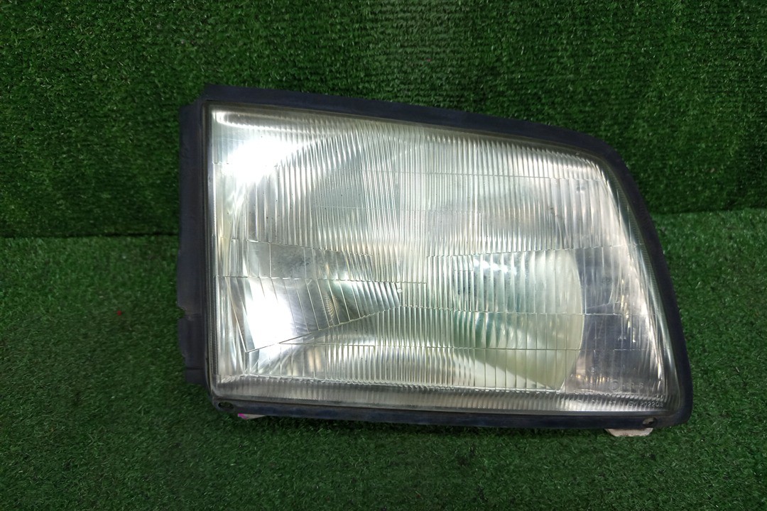 Фара правая передняя MAZDA DELICA, BONGO, VANETTE SKF2LM, SK82TM, SK22L, SK82M, SK82V, SK82T, SK22M, SK22V, SKF2V, SK82VN, SKF2TN, SK82TN, SK22TN 1 ракурс