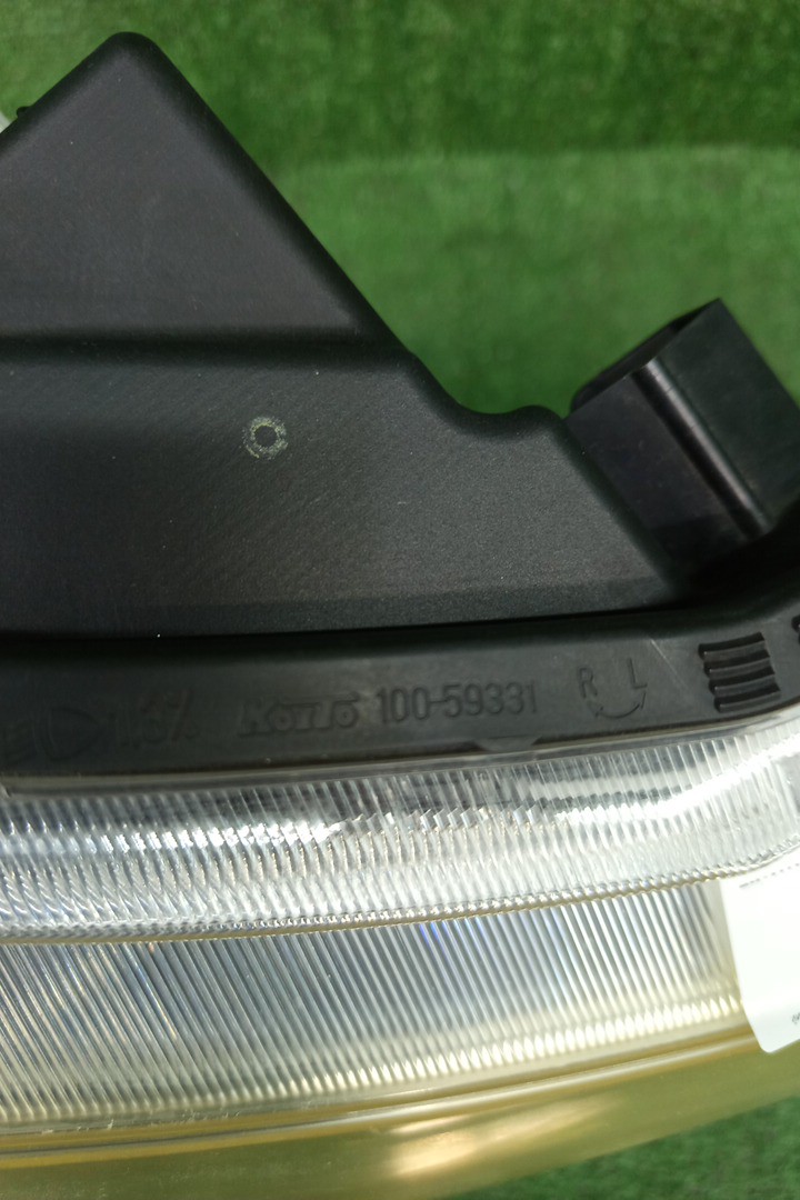 Фара правая передняя SUZUKI SOLIO MA36S 2 ракурс