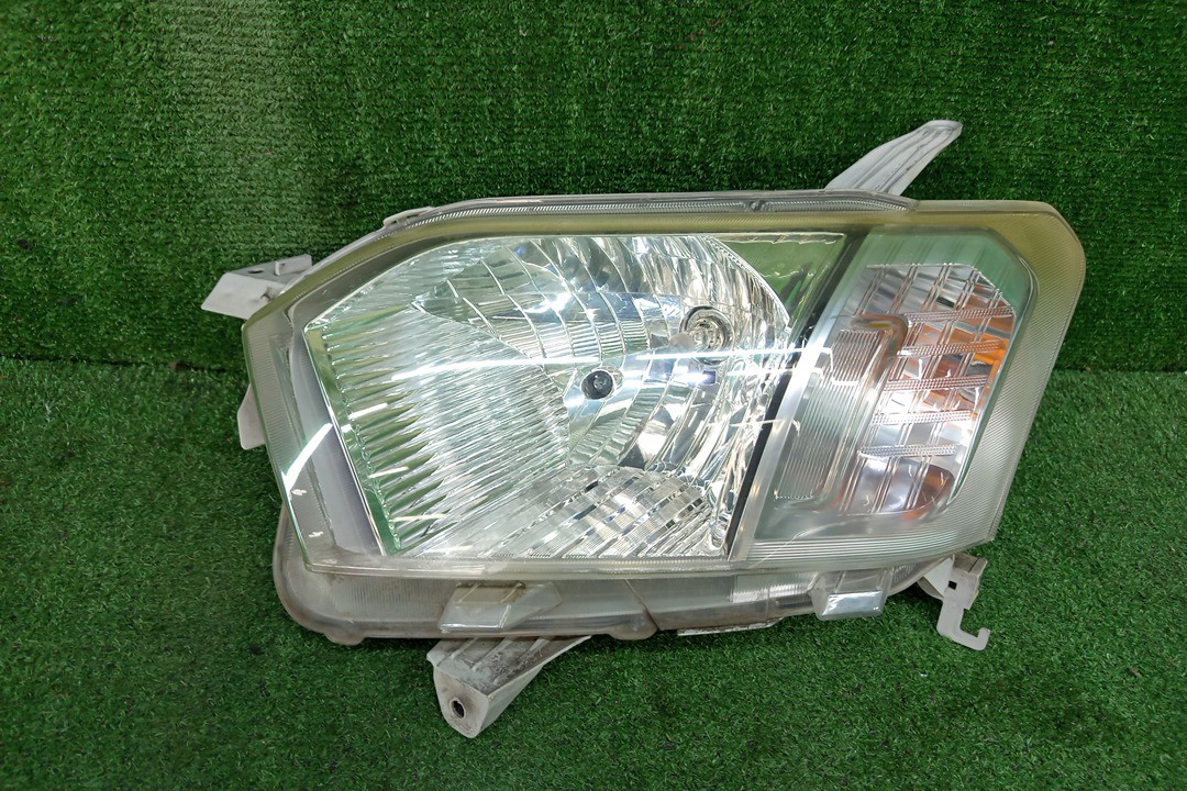 Фара левая передняя TOYOTA PROBOX, SUCCEED NSP160V, NCP160V, NCP165V, NHP160V 1 ракурс