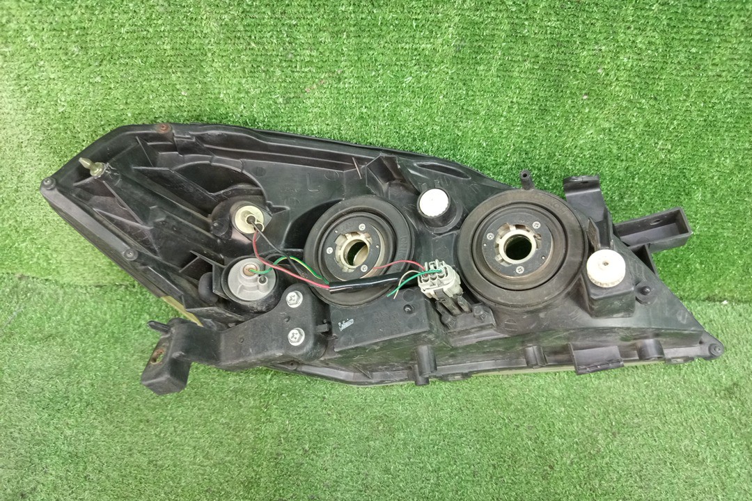 Фара левая передняя NISSAN PRIMERA P12, QP12, TNP12, TP12, HP12, RP12, WTNP12, WTP12, WHP12, WRP12 , QG18DE, QR20DE, SR20VE, QR25DD 3 ракурс
