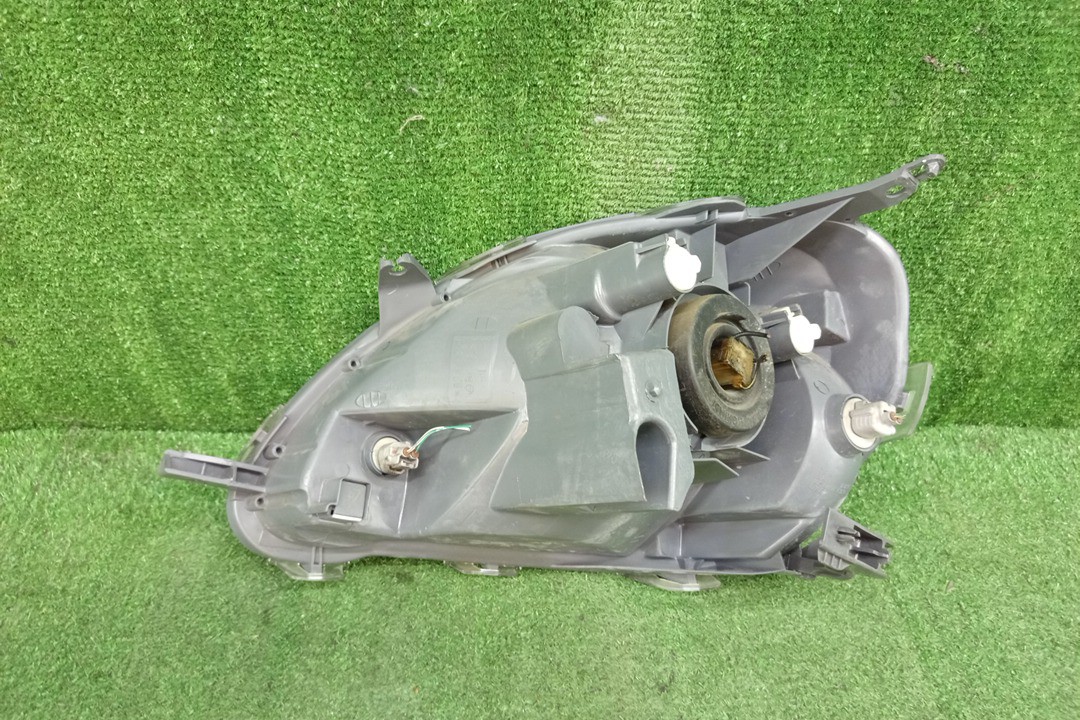 Фара правая передняя TOYOTA VITZ, YARIS SCP10, NCP10, SCP13, NCP15, NCP11, NCP13 3 ракурс