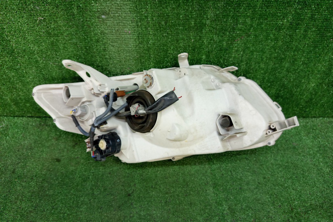 Фара левая передняя TOYOTA AXIO, COROLLA FIELDER, COROLLA  AXIO, FIELDER NZE141, NZE144, ZRE142, ZRE144, ZRE144G, ZRE142G, NZE144G, NZE141G 4 ракурс