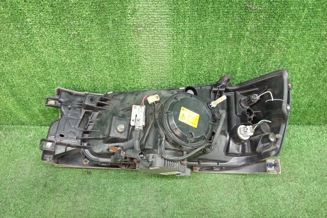 Фара правая передняя SUBARU FORESTER SG5 3 ракурс