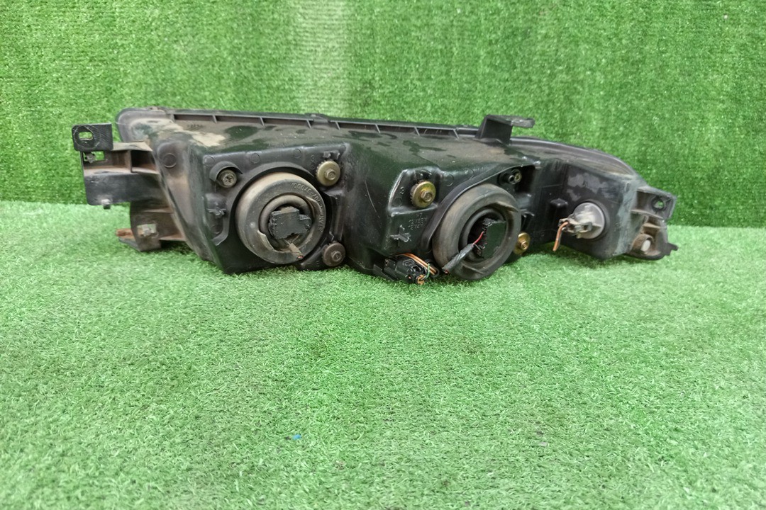 Фара правая передняя MITSUBISHI GALANT, LEGNUM EA1A, EA7A, EC1A, EC7A, EC3A, EC5A, EA3A, EC1W, EC5W, EA1W, EA3W, EA4W, EC3W, EC4W, EC7W, EA7W 3 ракурс