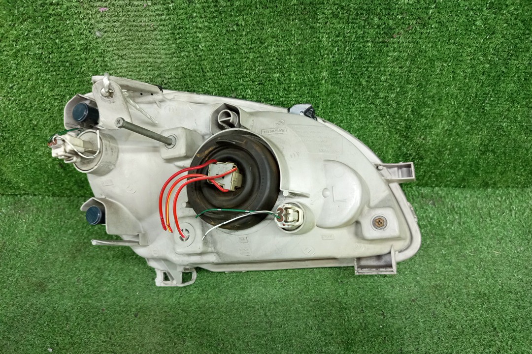 Фара левая передняя TOYOTA RAUM EXZ10, EXZ15 3 ракурс Фара левая передняя TOYOTA RAUM EXZ10, EXZ15 3 ракурс