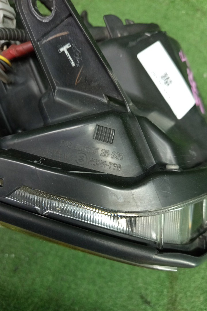 Фара правая передняя TOYOTA VOXY ZRR75W, ZRR70W, ZRR75G, ZRR70G 3 ракурс