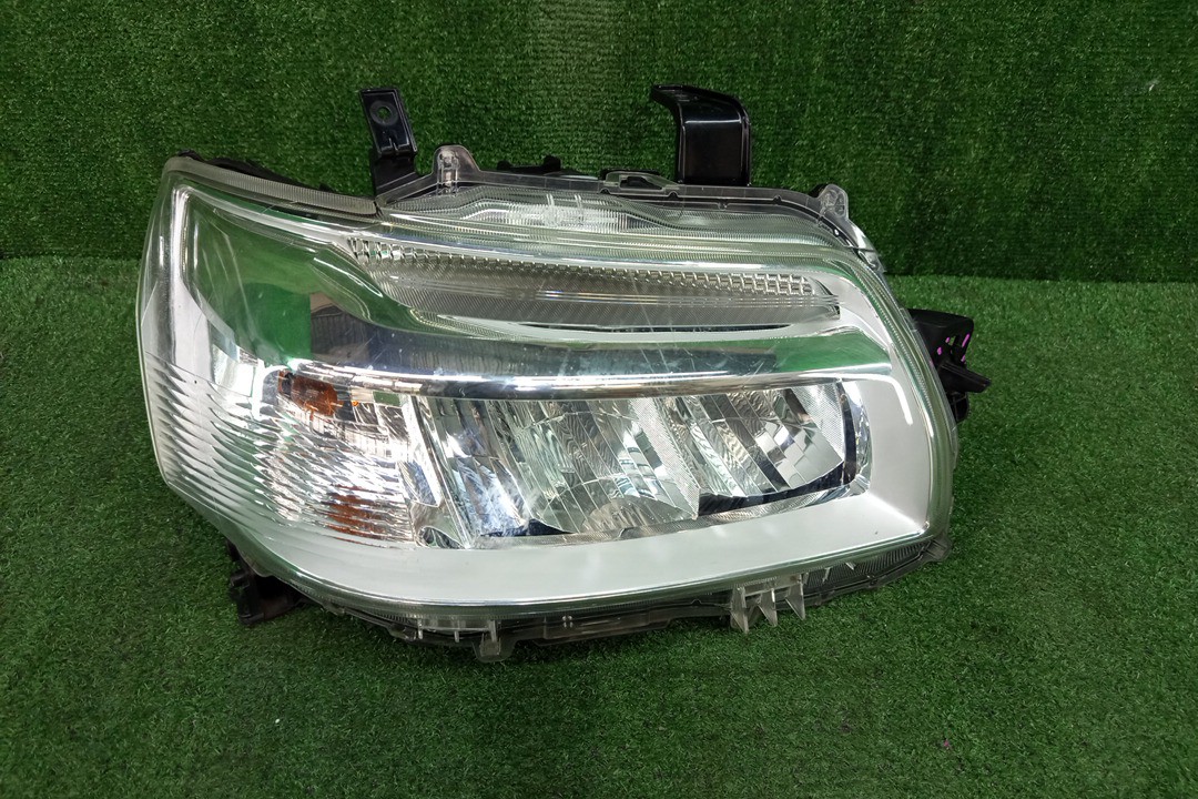 Фара правая передняя TOYOTA LITE ACE, TOWN ACE S412U, S402M, S402U, S412M 1 ракурс