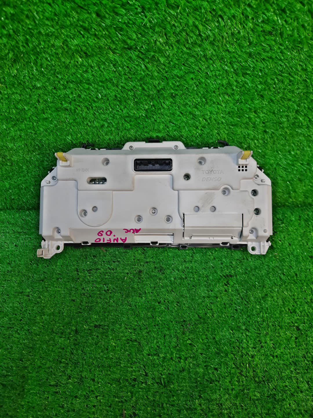 Спидометр LEXUS HS250H ANF10 83800-75060 2 ракурс Спидометр LEXUS HS250H ANF10 83800-75060 2 ракурс